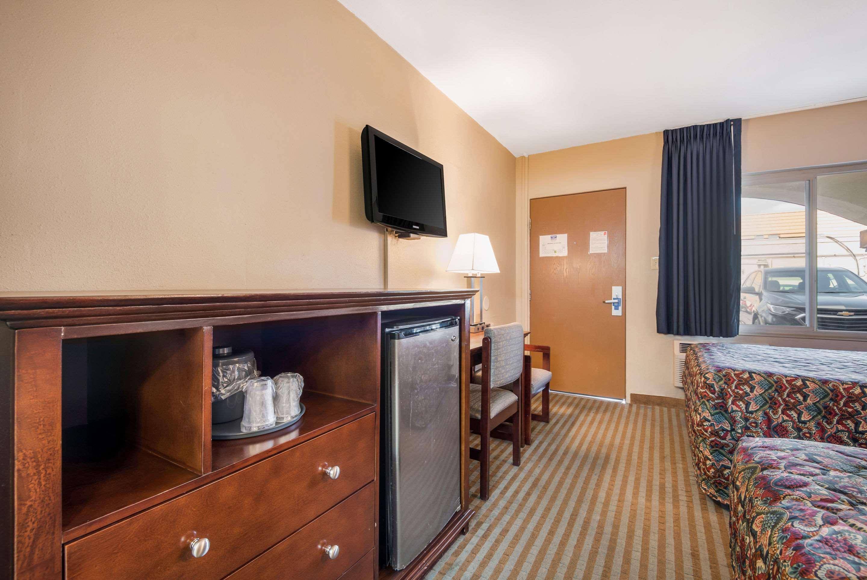 Rodeway Inn Regalodge Глендейл Экстерьер фото