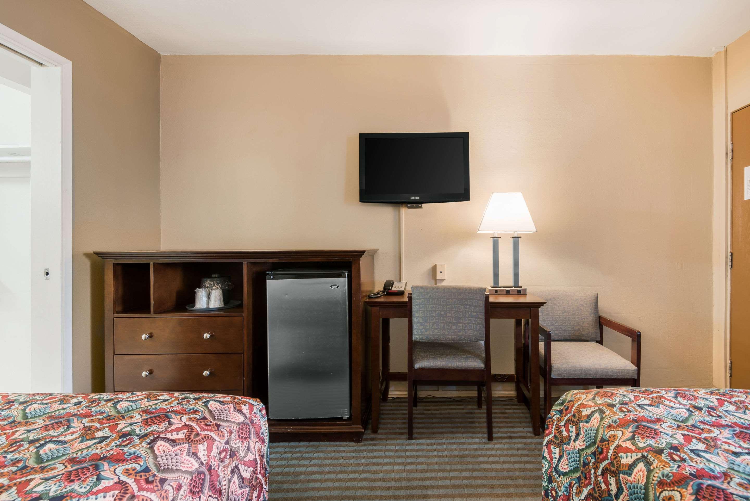 Rodeway Inn Regalodge Глендейл Экстерьер фото