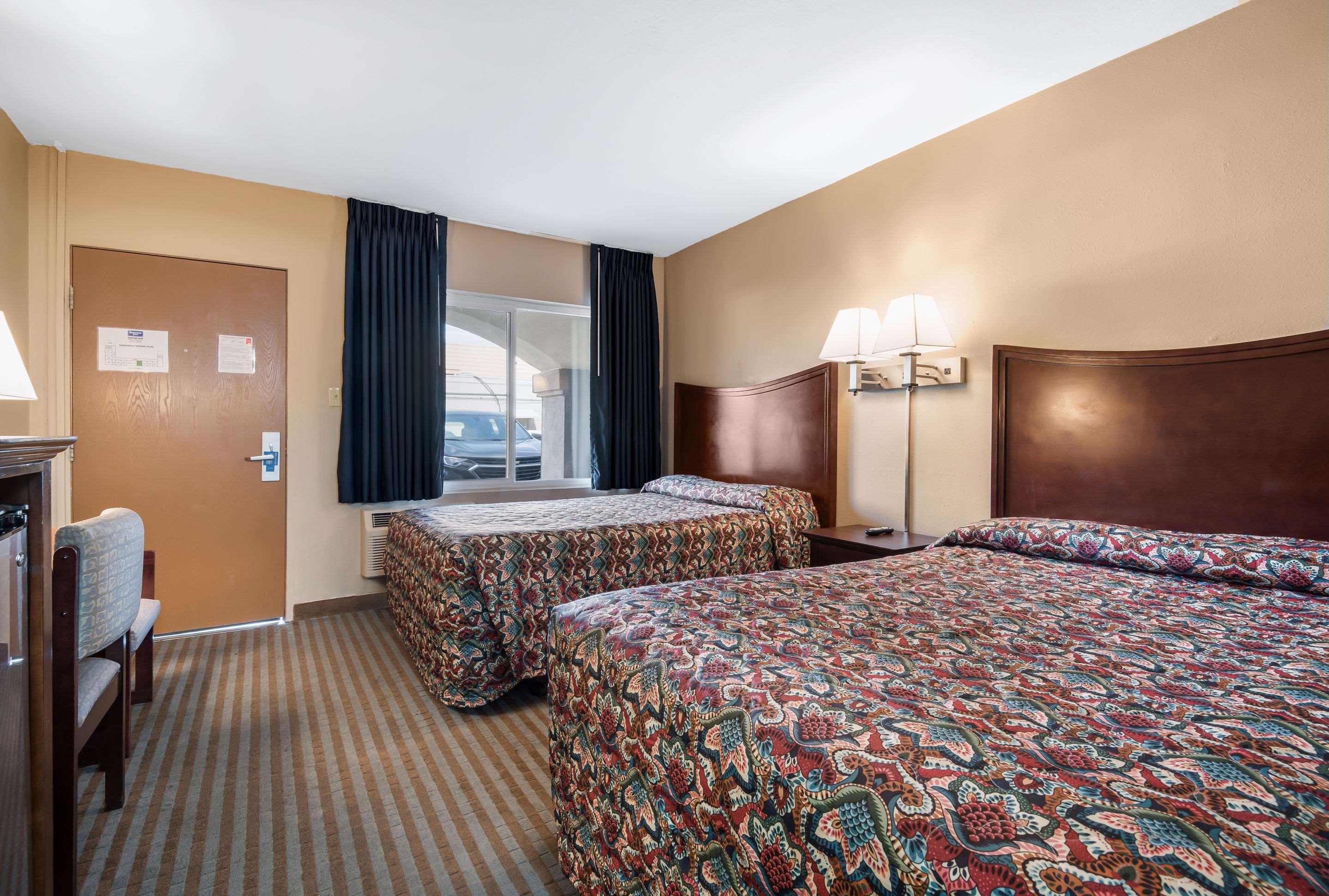 Rodeway Inn Regalodge Глендейл Экстерьер фото