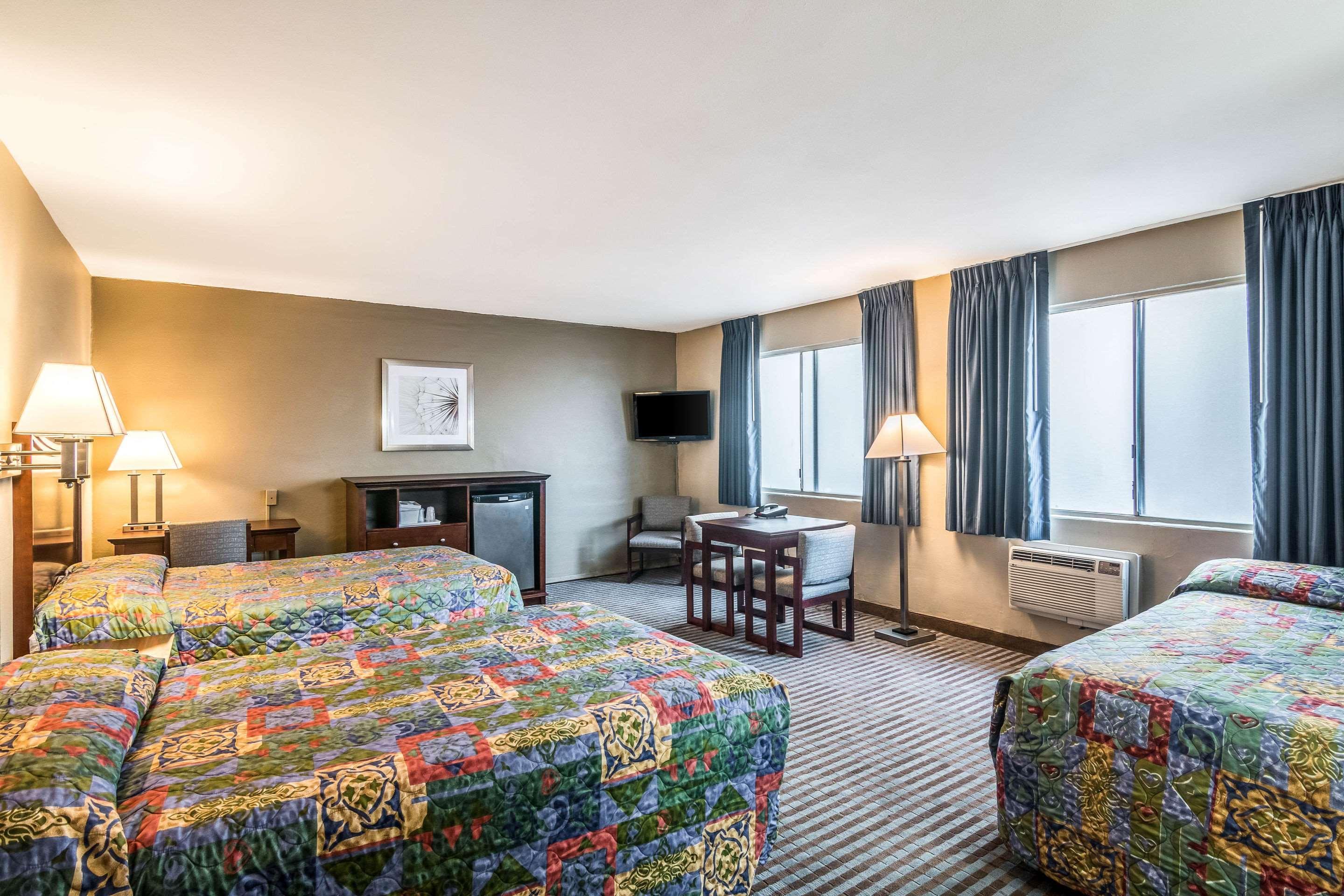 Rodeway Inn Regalodge Глендейл Экстерьер фото