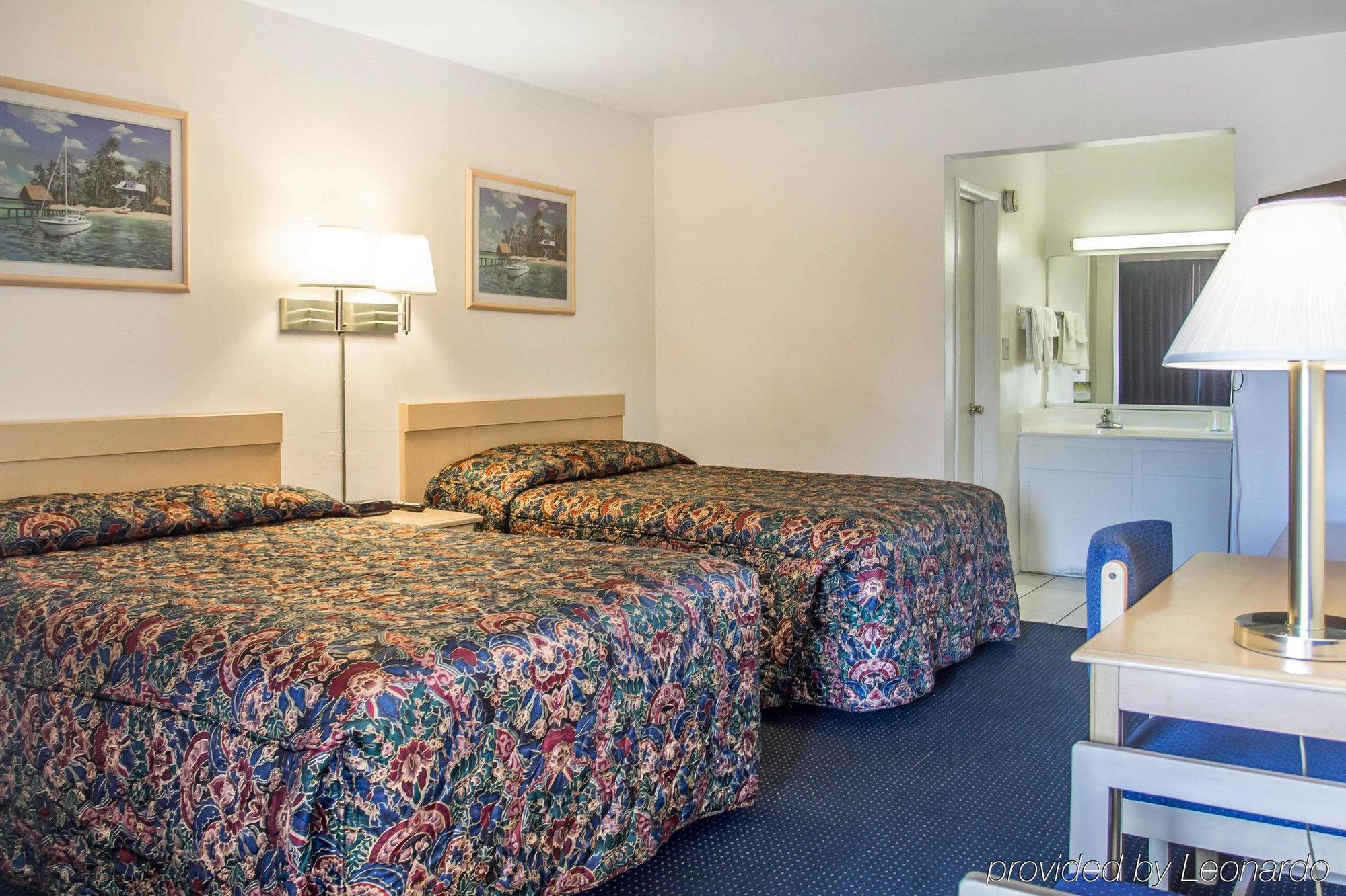 Rodeway Inn Regalodge Глендейл Экстерьер фото